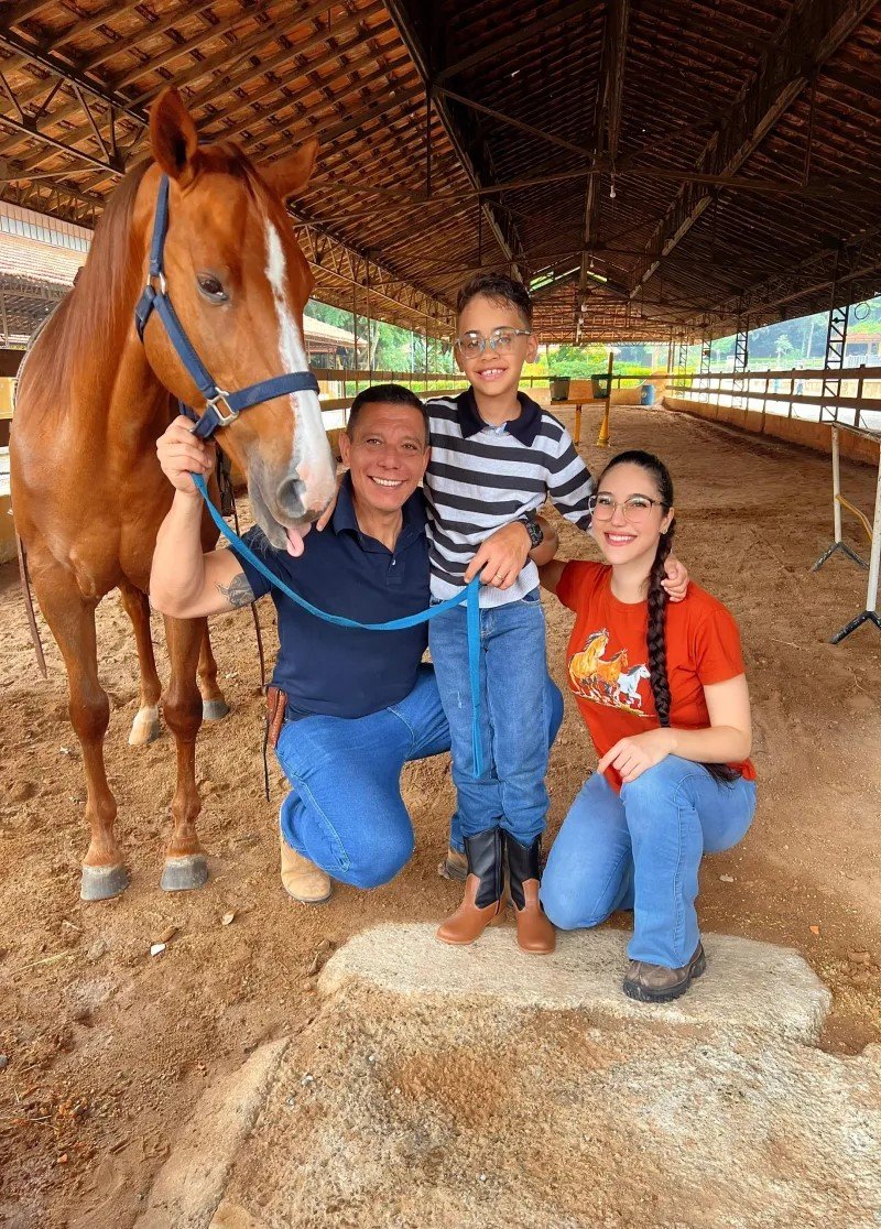 Praticante em sessão de equoterapia